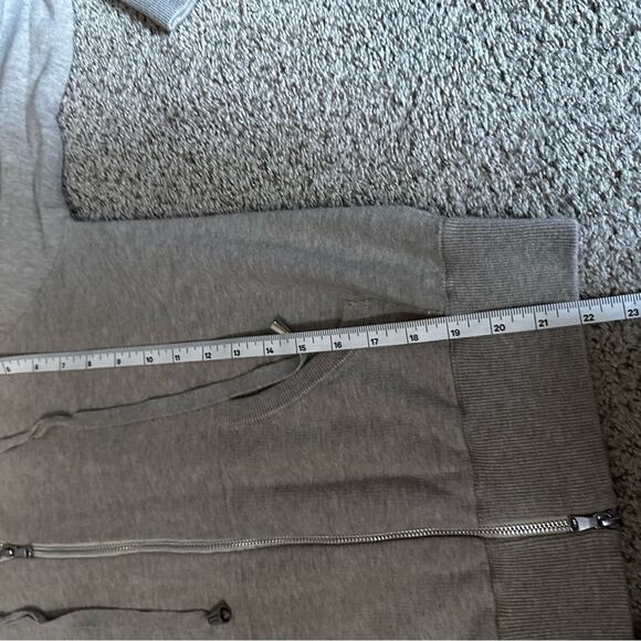 Repeat women’s sweatshirt medium‎ - Picture 7 of 9